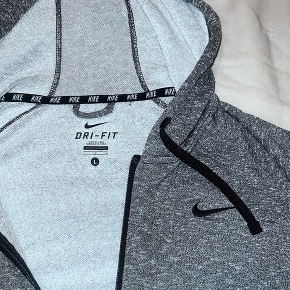 Nike dri fit sweater - Picture 3 of 9